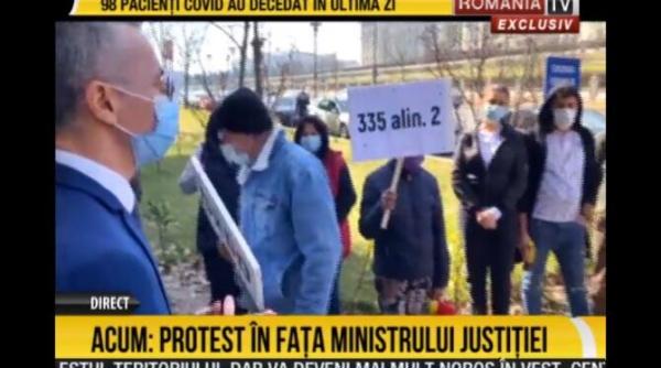 protest la ministerul justitiei pentru un barbat amendat ca a circulat cu permisul suspendat