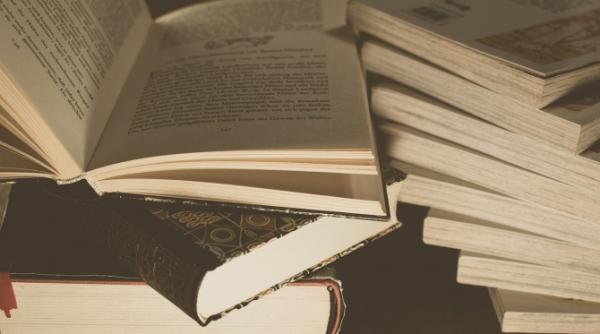 fuga unui mare scriitor ciachir ziarele radioul televiziunea din romania au pastrat o tacere desavarsita asupra acestui fapt