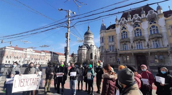 protest la cluj napoca impotriva restrictiilor si a vaccinarii obligatorii foto