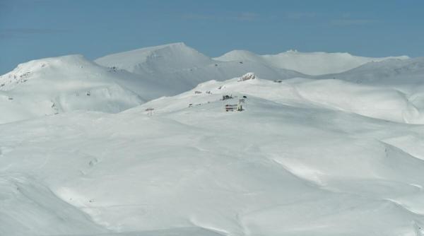 schior accidentat intr o zona din bucegi cu risc mare de avalansa