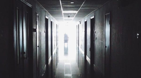 medicul sef ati sibiu explica procedura prin care un pacient poate fi legat sau sedat