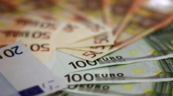 euro la al cincilea maxim istoric la rand