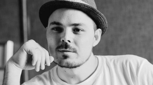 cantaretul zhao acuza guvernantii ca nu traiesc realitatea romanilor