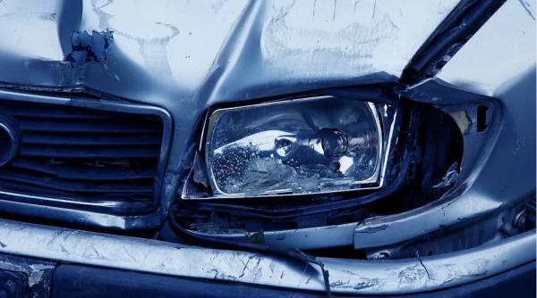 un minor a fost ranit in focsani dupa ce doua masini au intrat in coliziune