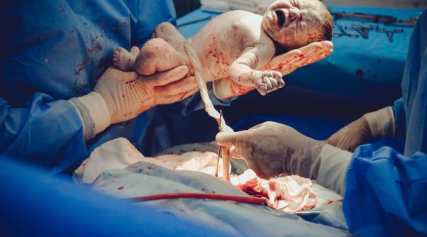 cvadrupleti nascuti de o femeie din suceava infectata cu covid 19 ce nume vor purta baietii