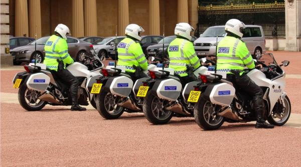 femeie din londra ucisa un politist metropolitan interogat despre disparitia ei