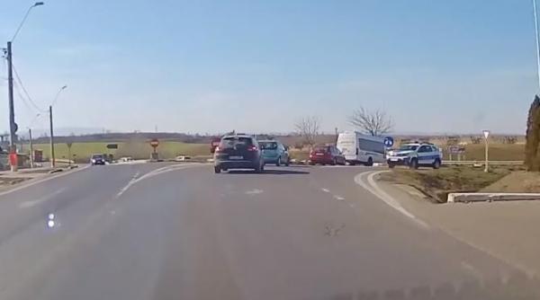 masina de politie filmata pe contrasens la galati conducerea ipj face verificari