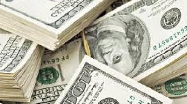 sua primele cecuri in valoare de 1 400 de dolari pentru americani