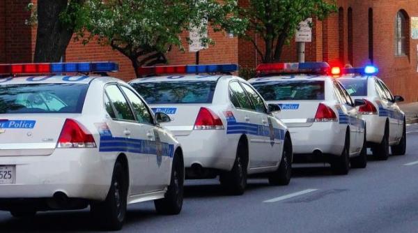 doua persoane ucise si 13 ranite de focuri de arma in timpul unei petreceri la chicago