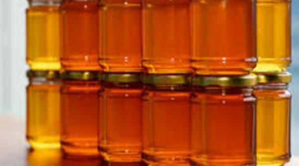 postul pastelui 2021 dilema cu mierea dezlegata de un preot