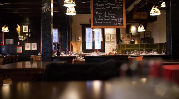 tanar ucis in bataie intr un bar din suceava