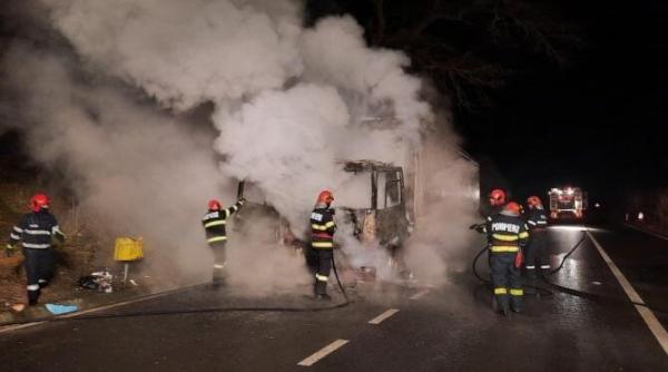 tir in flacari pe dn 14  in judetul sibiu  pompierii au intervenit imediat