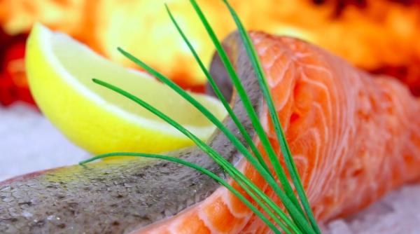 the guardian o treime din pestele si fructele de mare vandute in intreaga lume sunt etichetate fals frauda masiva