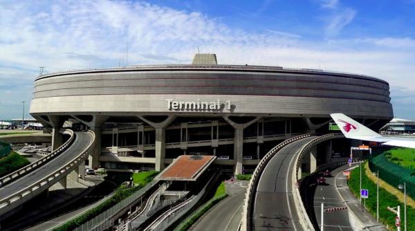 26 de algerieni dorm in aeroportul charles de gaulle de trei saptamani