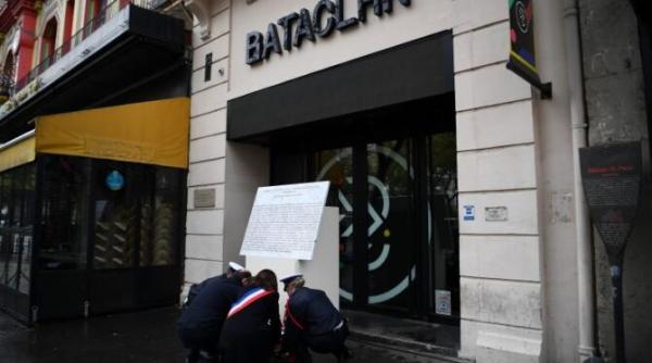 al saptelea membru suspect al furtului banksy de la bataclan pus sub acuzare si incarcerat