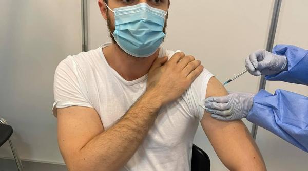 barbat din gorj vaccinat cu pfizer rapel moderna cum se simte ma poate ajuta cineva si cu o programare la astrazeneca