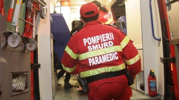 un tanar de 22 de ani din maramures a murit electrocutat dupa ce a intrat cu masina intr un stalp