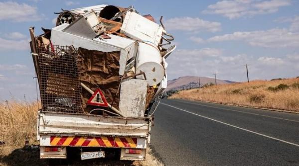 bataie intre hotii de fier vechi unul dintre ei a fost injunghiat
