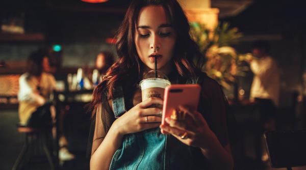 zoom escaper aplicatia care va ajuta sa scapati de sedintele si cursurile online