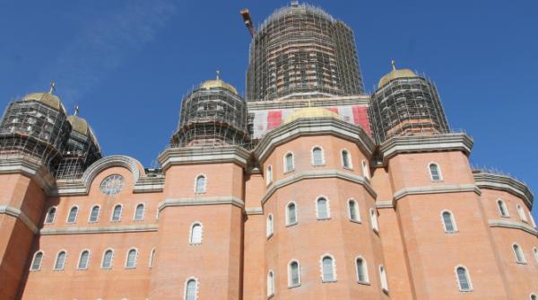 platforma de sprijin pentru pictarea catedralei nationale patriarhul daniel darul nostru este un dar pentru eternitate