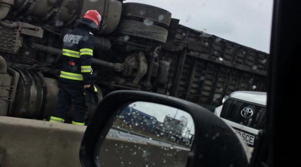 camion rasturnat pe centura capitalei trafic ingreunat