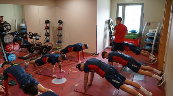 fotbalistii romaniei u21 super motivati inainte de campionatul european marius marin ori noi ori ei