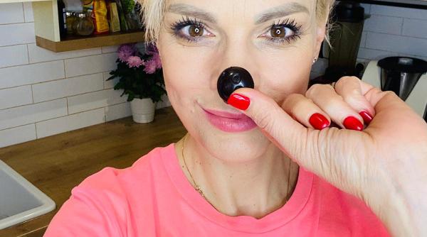 anca alungulesei vine cu psiho dieta cu ciocolata care nu ingrasa e de post