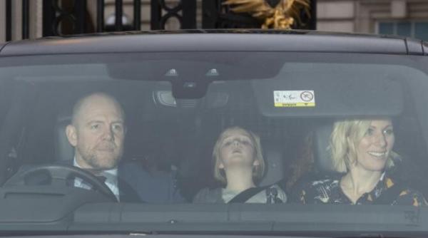 una dintre nepoatele reginei elisabeta a ii a a nascut un baiat