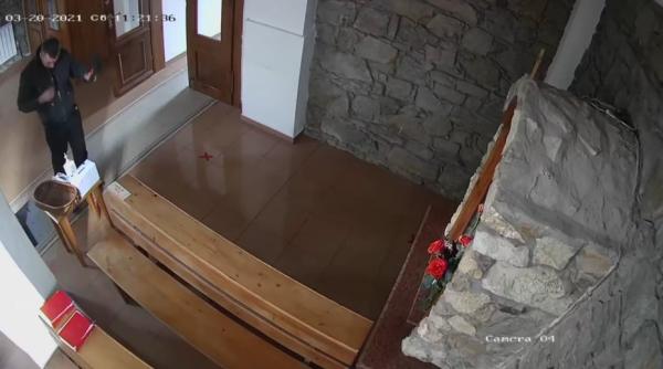 cel mai credincios hot si a dezinfectat mainile si a facut cruce si a abia apoi a furat cutia milei video