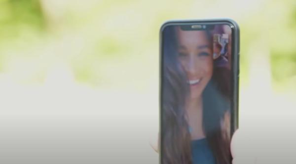 meghan markle mesaj ascuns dupa interviul cu oprah semnificatia din spatele colierului cu cristal albastru purtat la prima aparitie dupa scandal