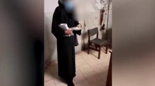 un barbat prins la cersit imbracat in haine de maicuta da nu s maicuta mama sunt in doliu cum ii pacalea pe bucuresteni