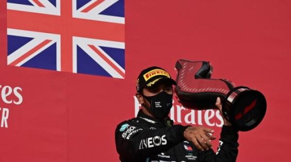 f1 mp al bahrainului lewis hamilton a castigat prima cursa a sezonului din campionatul mondial video