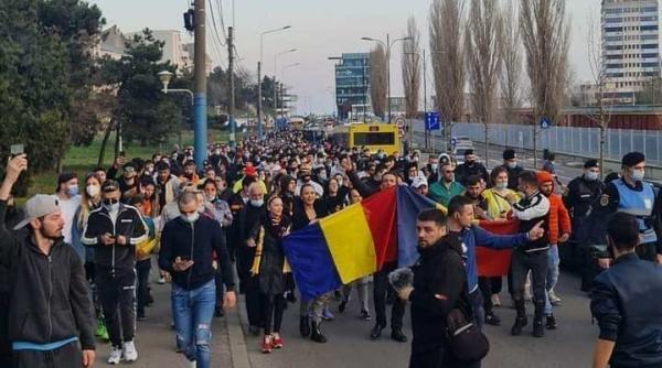 galerie foto proteste in toata tara din cauza noilor restrictii anuntate de autoritati