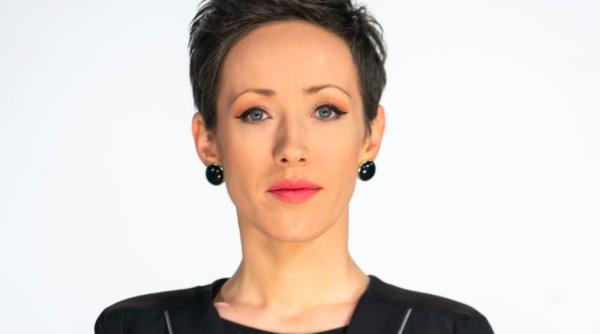 jurnalista ioana ciurlea de la digi 24 intrerupta pe direct de un protestatar fara masca