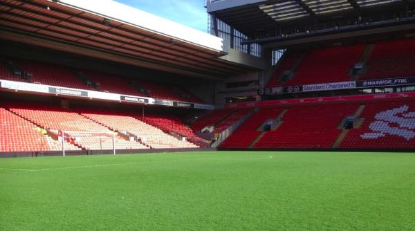 liverpool vrea sa se intareasca in aparare ibrahima konate printre optiuni