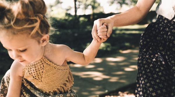 mama si fiica impuscate in viena cele doua au fost gasite in masina