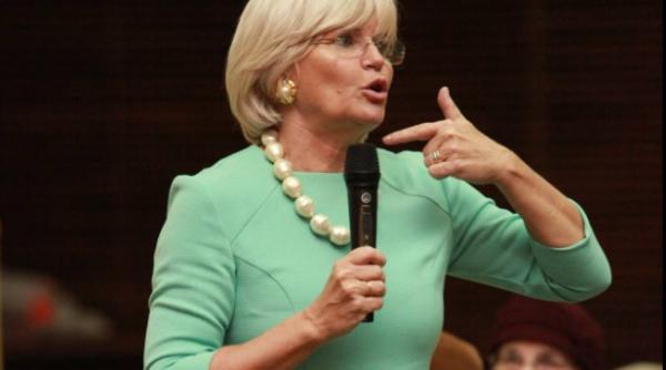 monica tatoiu tentativa de suicid anuntul care a surprins showbiz ul trebuie sa jertfesti ceva