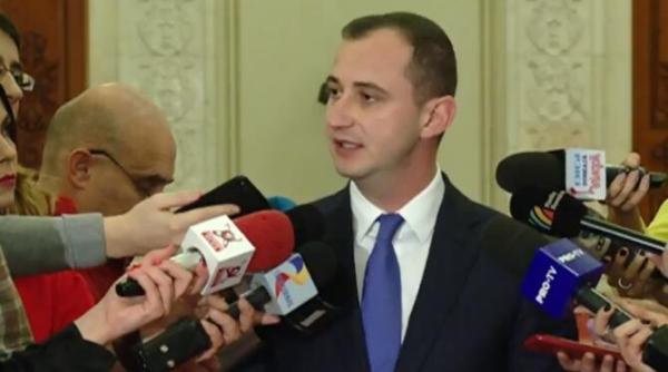 motiune contra ministrului oros simonis nu ne a explicat nimeni de ce politia hartuieste taranii fugareste porcii in curti si incearca sa ii confiste