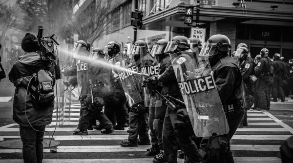 prefectul clujului nu are o problema cu protestele impotriva restrictiilor daca acestea sunt civilizate