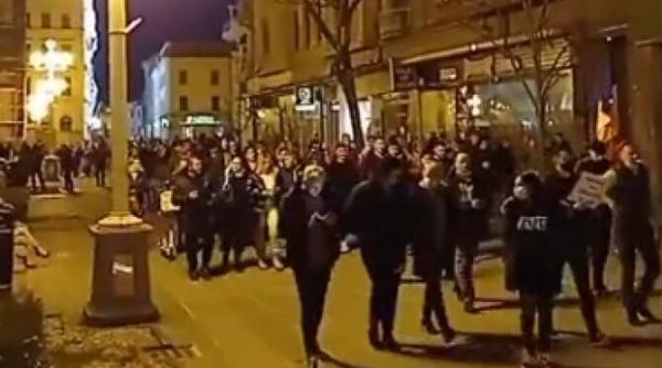 protestatarii din timisoara mars spre primaria condusa de fritz dupa ce acesta i a jignit