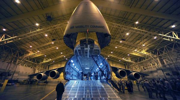 o pacienta a fost transportata cu un avion spartan al mapn la graz in austria femeia are arsuri grave