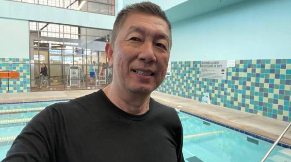 un american cu origini asiatice veteran de razboi s a dezbracat in fata camerelor dupa crimele rasiste e suficient de patriotic pentru voi