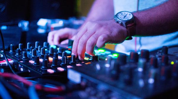 orda suspenda plata muzicii ambientale de catre horeca pe perioada interdictiilor