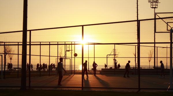 terenurile de sport exterioare ale scolilor vor fi deschise pentru copii in sectorul 5