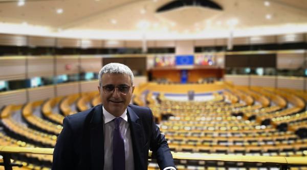 robert turcescu dezamagit de guvernul catu cu regret o spun pur si simplu e o varza la palatul victoria