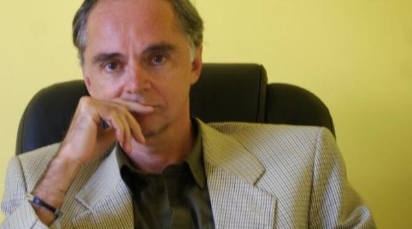 actorul cristian sofron este noul director al teatrului stela popescu