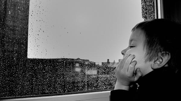 calvarul prin care au trecut niste copii din timis din cauza parintilor unul a murit iar doi au ajuns in grija statului infometati