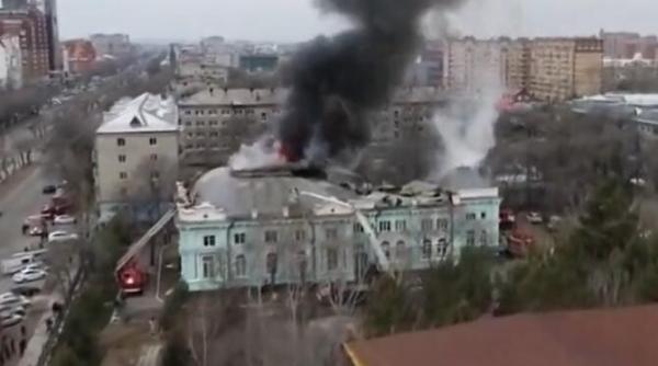 medicii rusi au finalizat o operatie pe cord deschis desi spitalul in care se aflau ardea ca o torta video