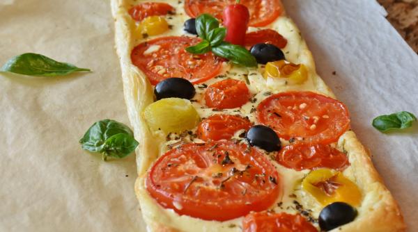 pizza cu rosii de post reteta pentru weekend