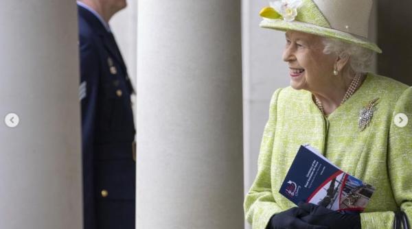 regina elisabeta vaccinata cu doza de rapel inainte de prima ei aparitie publica din 2021